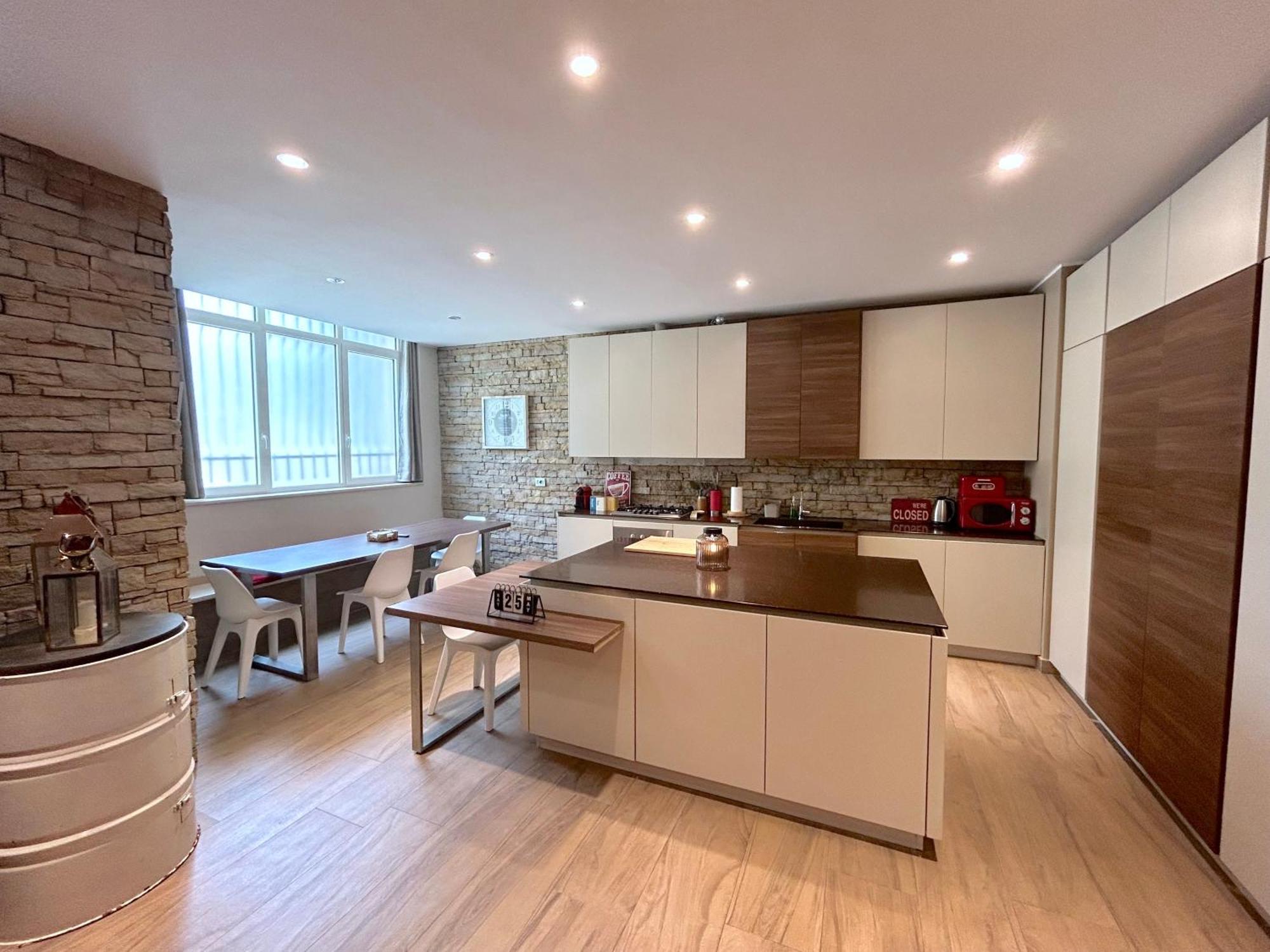 R39 Elegant With Private Parking Appartement Milaan